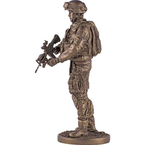 Providing Security Statue - Sc8080 - Medieval Collectibles