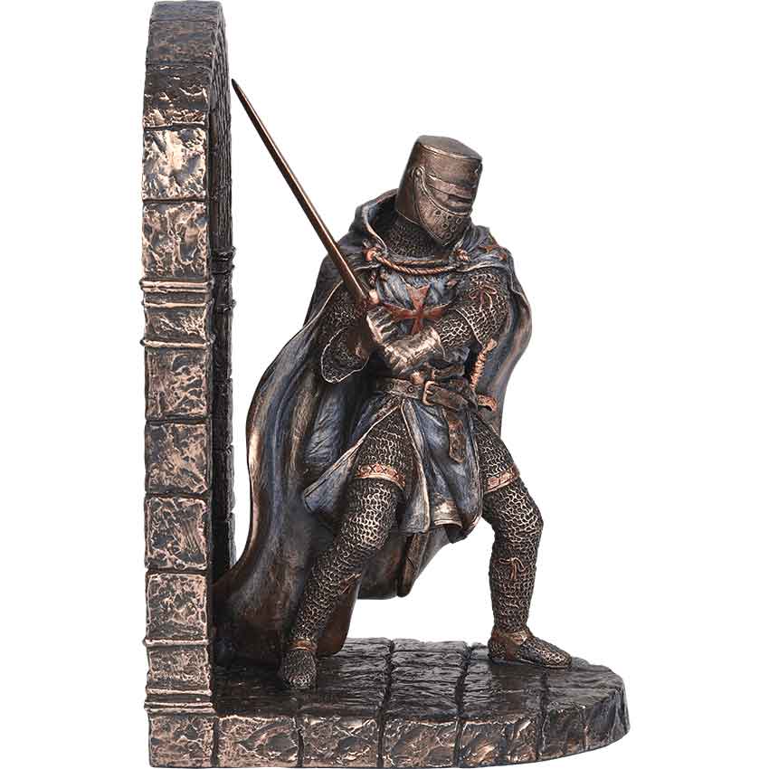 Great Helm Crusader Guarding Door Bookend - WU-1662 - Medieval Collectibles