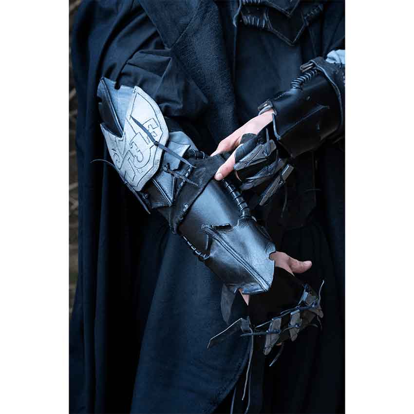 Claw Bracer - MCI-3525 - LARP Distribution